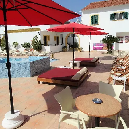 Oasis Club Lägenhetshotell 3*