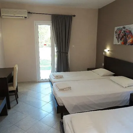 Oasis Club 3*
