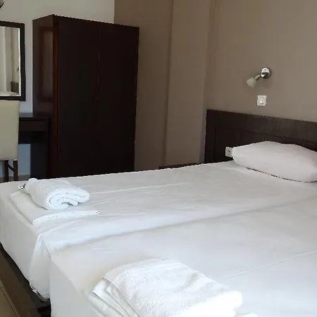 Oasis Club Aparthotel 3*