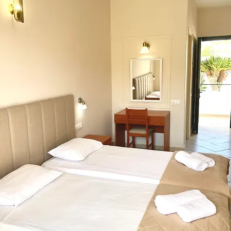 Oasis Club 3*