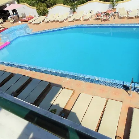 Oasis Club 3*