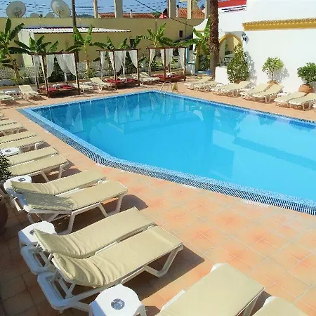 Oasis Club 3* Kávos