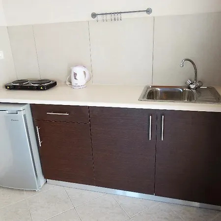 Oasis Club Aparthotel 3*