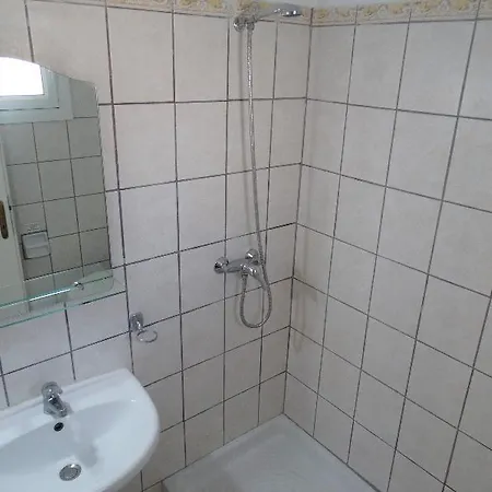 Oasis Club Aparthotel 3*