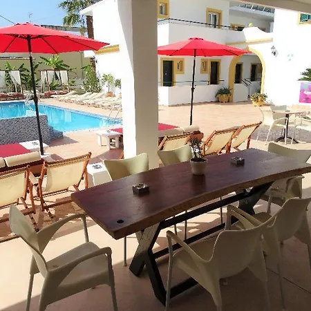 Oasis Club 3* Kávos