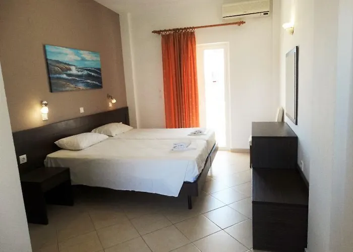 Ξενοδοχείο με διαμερίσματα Oasis Club
