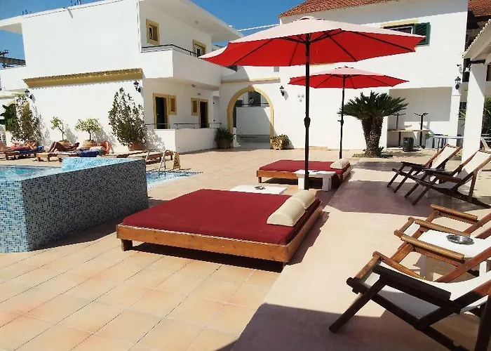 Oasis Club Ξενοδοχείο με διαμερίσματα 3*