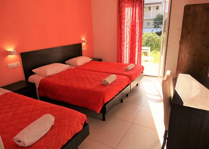 Ξενοδοχείο με διαμερίσματα Oasis Club 3*