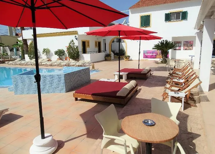 Oasis Club Ξενοδοχείο με διαμερίσματα 3*