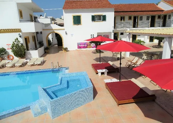 Ξενοδοχείο με διαμερίσματα Oasis Club Κάβος