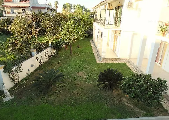 Ξενοδοχείο με διαμερίσματα Oasis Club 3*
